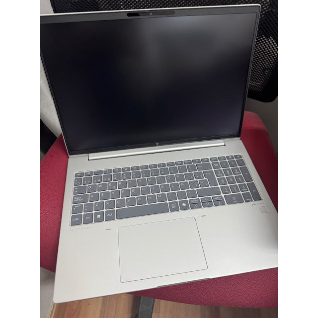 Portátil HP EliteBook 665 G11 AMD Ryzen 5 PRO 7535U/16GB/512GB SSD/16″ Usado *
