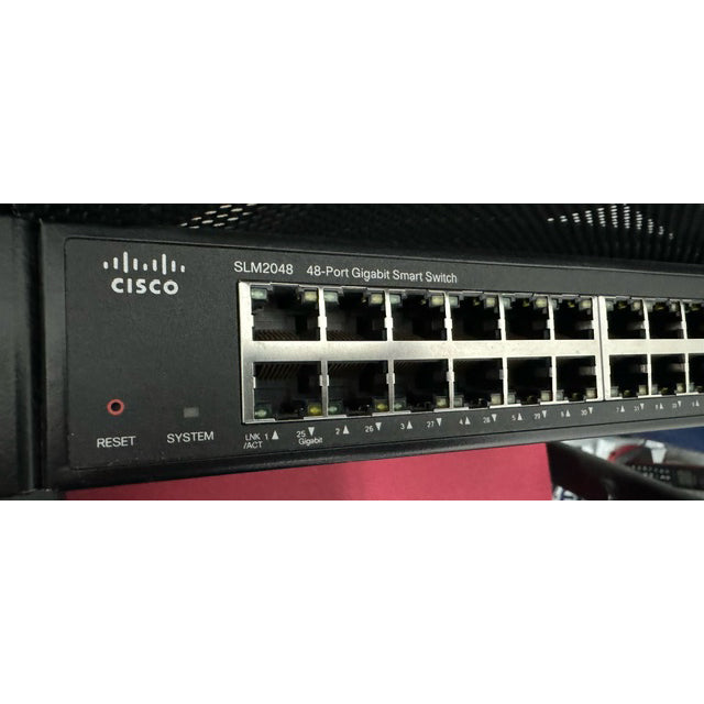 Switch Cisco SLM2048 V01 48 port Smart Gigabit Usado **Sin embalaje original**