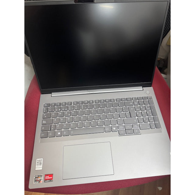 Lenovo ThinkBook G7 AMD Ryzen 5 7535HS 16″ 16 GB/512 GB/W11 Pro Gris Usado *