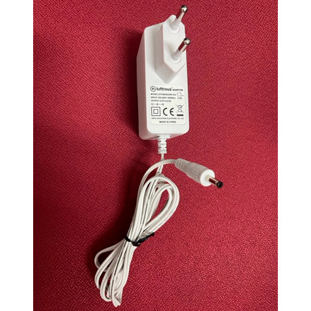 Cargador Original para portátil Lufthous 5V 2.5A.