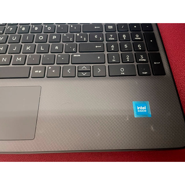 Portatil HP 15s-fq3000ns N4500/8GB/256SSD/15.6/W11 *Ligeros golpes en la tapa*