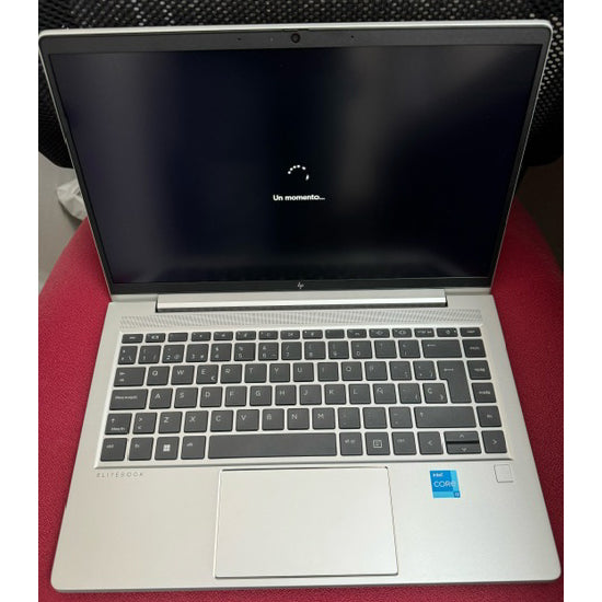 Portátil HP EliteBook 640 G9 Intel i3-1215U 14» 8GB/512GB RAM W11P *Tiene golpe*