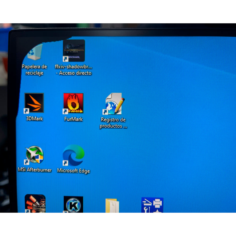 Monitor HP FHD P24 G4 23,8» **Tiene un pequeño golpe en la parte superior izq.**