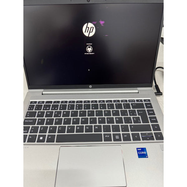 HP ProBook 440 G10 Intel Core i7-1355U/16 GB/512GB SSD/14″ W11P *Tiene un golpe*