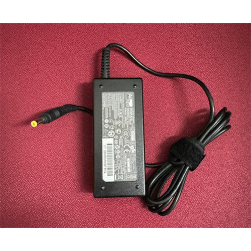 Cargador Original AcBel AD9014 19 V/3.42 A/65 W Usado