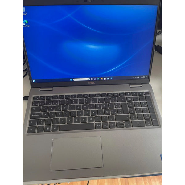 Portátil Dell Latitude 5530 i7-1255U 16GB RAM 512GB SSD 15,6» W10Pro Usado *