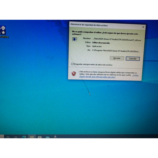 Monitor Dell E2216HV 22» LED FullHD Usado **Tiene un marca en la pantalla**