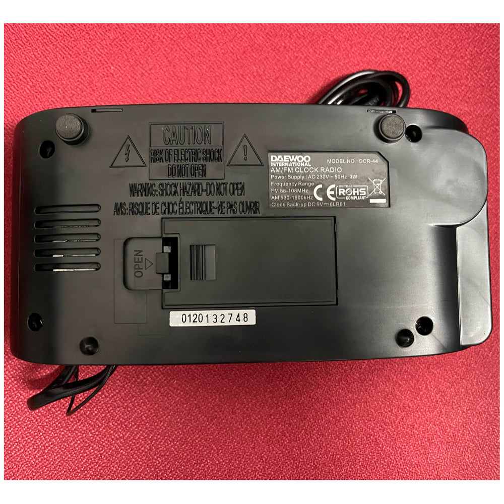 Radio Despertador Digital Daewoo DCR-44B