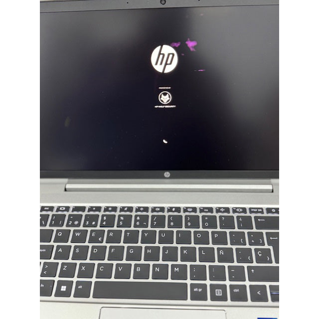 HP ProBook 440 G10 Intel Core i7-1355U/16 GB/512GB SSD/14″ W11P *Tiene un golpe*