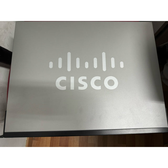 Switch Cisco SLM2048 V01 48 port Smart Gigabit Usado **Sin embalaje original**