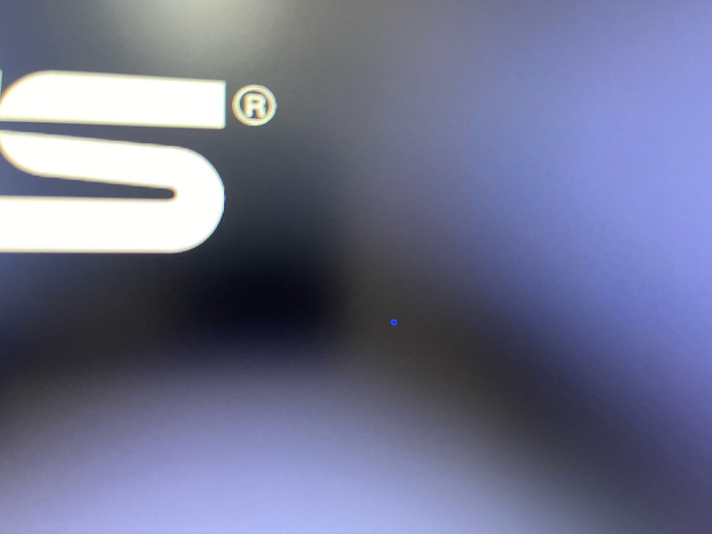 Monitor Asus VP228DE 21.5» LCD **Tiene un pixel fundido en el centro**.