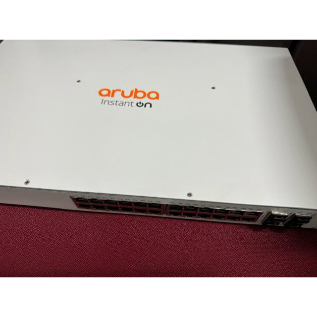 Conmutador HPE Aruba Instant On 1930 Smart 24G 4SFP+ PoE+ 195W Switch*Conector d