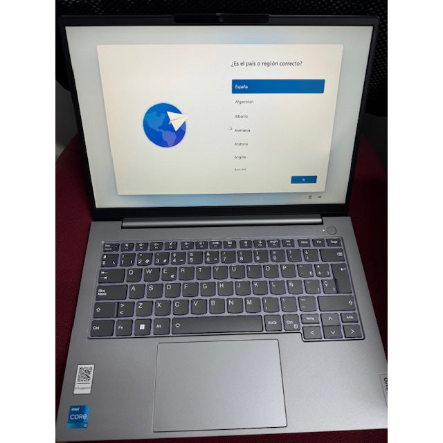 Lenovo Thinkbook 14 G6 IRL I3-1315U 1.2GHz/8GB/256GBSSD/14″ Usado *Marca en tapa